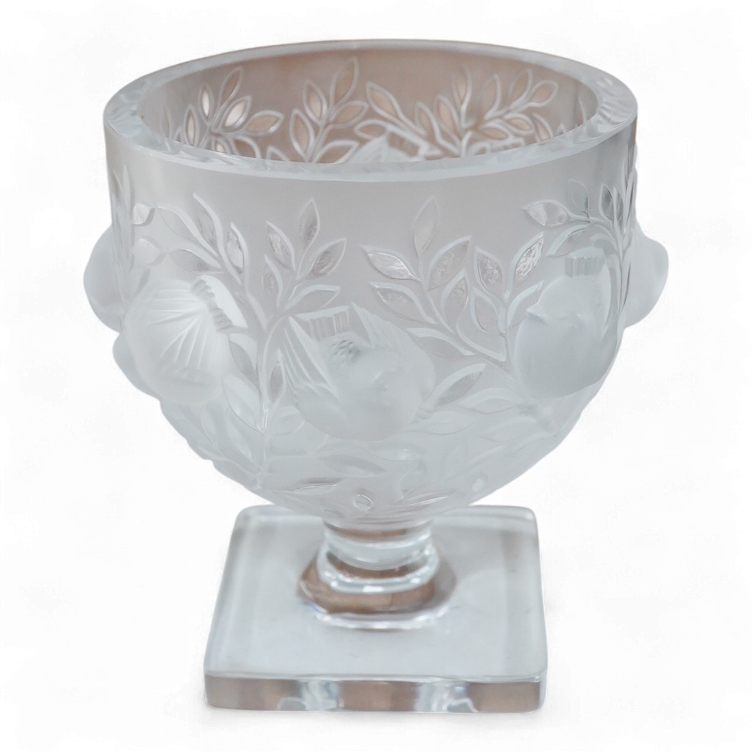 A Lalique frosted glass Elizabeth Birds pedestal bowl, 13.5cm high